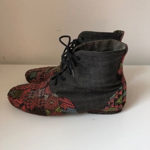 Osborn Women's Embroidered Boots US 8.5